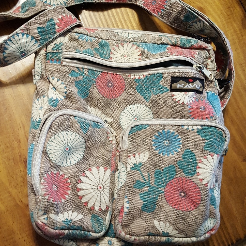 Kavu cross body purse